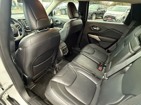 Used 2018 Jeep Cherokee Limited image 21