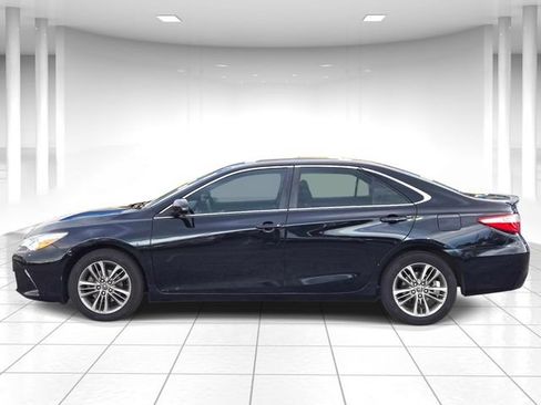 Used 2015 Toyota Camry SE FWD image 3