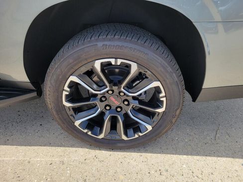 New 2026 GMC Yukon XL Elevation RWD image 10
