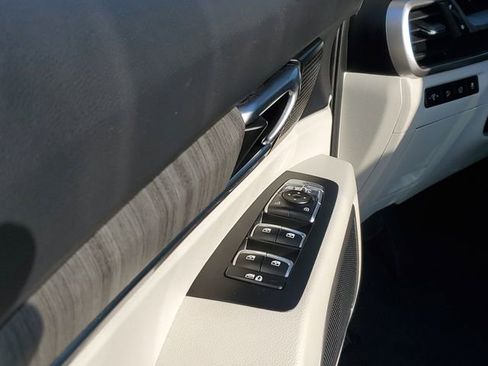 Certified 2023 Kia Telluride EX w/ EX Captain's Chair Package image 19