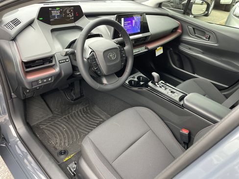 New 2026 Toyota Prius SE image 3