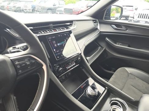 Certified 2024 Jeep Grand Cherokee Altitude AWD/4WD image 26