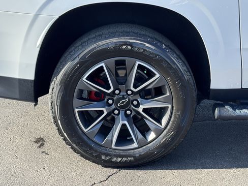 Used 2022 Chevrolet Suburban Z71 image 42