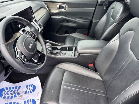 Used 2023 Kia Sorento S image 18