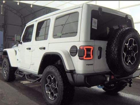 Used 2023 Jeep Wrangler Unlimited Rubicon 4xe w/ Cold Weather Group AWD/4WD image 7