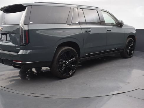 Certified 2026 Cadillac Escalade ESV Sport w/ Touring Package AWD/4WD image 6