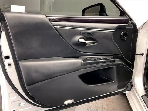 Used 2021 Lexus ES 300h w/ Premium Package image 25