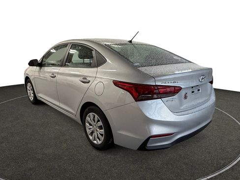 Used 2021 Hyundai Accent SE image 3
