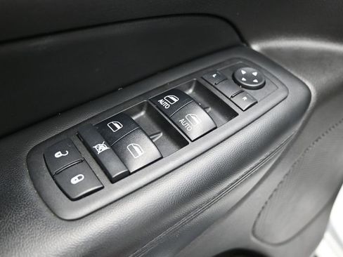 Used 2018 Jeep Grand Cherokee Altitude AWD/4WD image 11