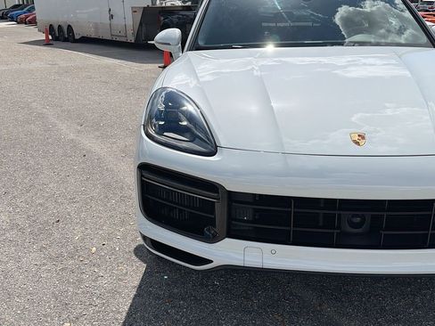 Used 2020 Porsche Cayenne Turbo image 11