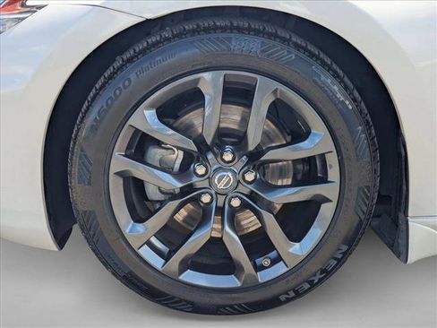 Used 2019 Nissan 370Z Coupe w/ Z34 Heritage Edition - White RWD image 22