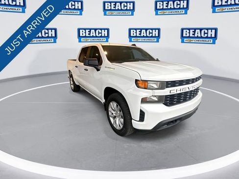 Used 2022 Chevrolet Silverado 1500 Custom image 2