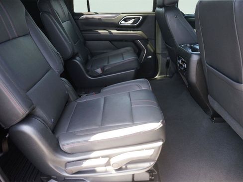 Used 2023 Chevrolet Suburban RST w/ Luxury Package RWD image 17