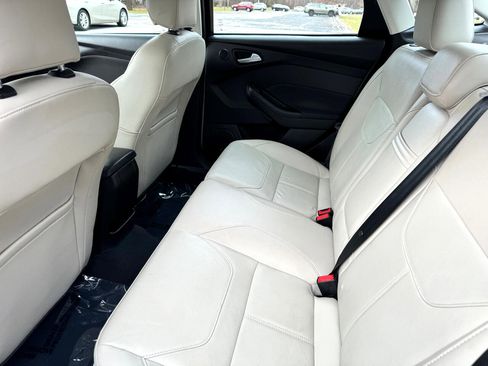 Used 2016 Ford Focus Titanium w/ Titanium Technology Package image 38