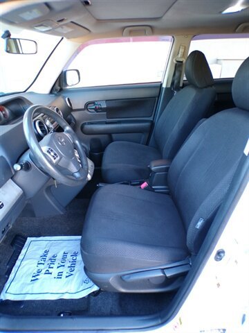 Used 2010 Scion xB FWD image 16