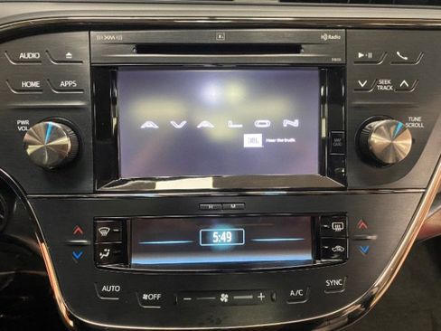 Used 2016 Toyota Avalon Limited image 24