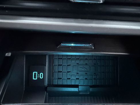 Used 2024 Ford Expedition Max Limited image 27