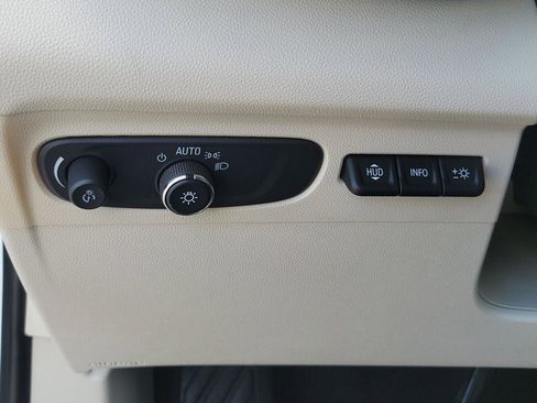 Used 2021 Buick Envision Avenir w/ Technology Package II image 33