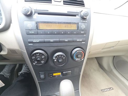 Used 2010 Toyota Corolla LE image 2