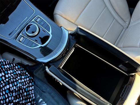 Used 2018 Mercedes-Benz C 300 4MATIC Sedan image 20