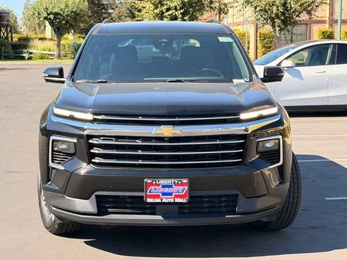 Used 2024 Chevrolet Traverse LT AWD/4WD image 3