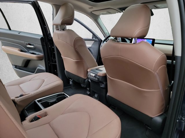 Used 2026 Toyota Grand Highlander AWD image 24