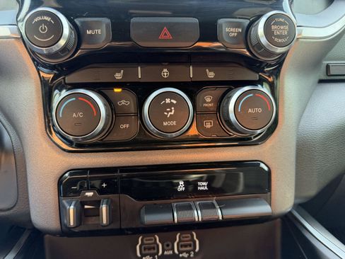 Used 2023 RAM 1500 Big Horn AWD/4WD image 16