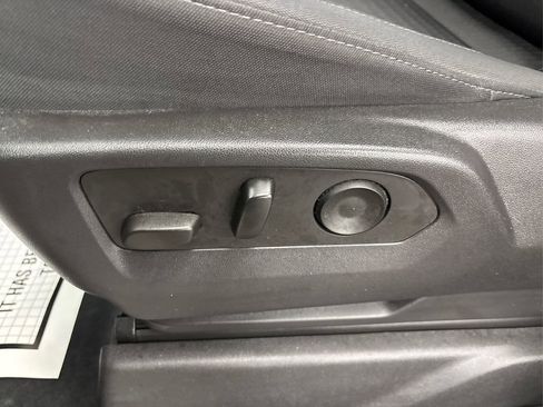 Used 2023 Chevrolet Silverado 1500 LT image 39