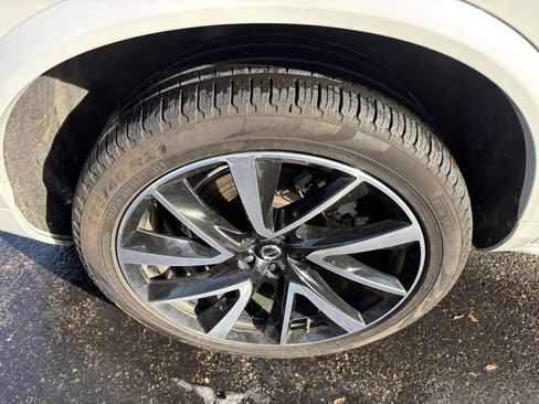 Used 2024 Volvo XC90 B6 Plus image 10