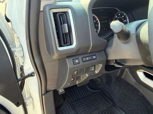 Certified 2025 Nissan Frontier SV w/ SV Convenience Package RWD image 26