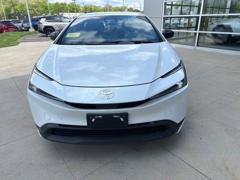 Used 2025 Toyota Prius LE FWD image 3