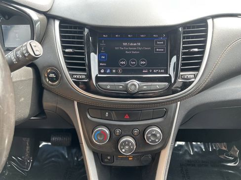 Used 2022 Chevrolet Trax LT w/ LT Convenience Package image 25