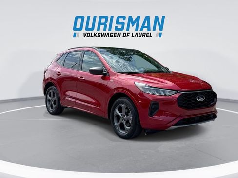 Used 2023 Ford Escape ST-Line w/ Tech Pack #1 AWD/4WD image 2