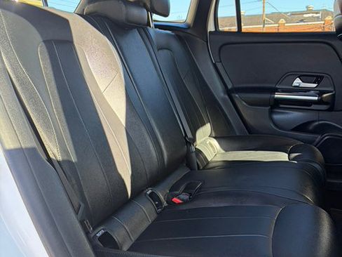 Used 2021 Mercedes-Benz GLA 250 4MATIC image 18