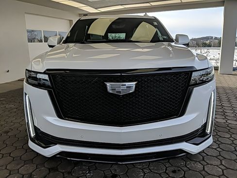 Used 2023 Cadillac Escalade ESV Sport w/ Touring Package image 2