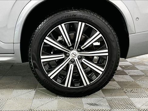 Used 2024 Volvo XC90 B6 Plus image 8