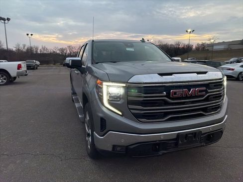 Used 2023 GMC Sierra 1500 SLT w/ SLT Premium Plus Package image 6