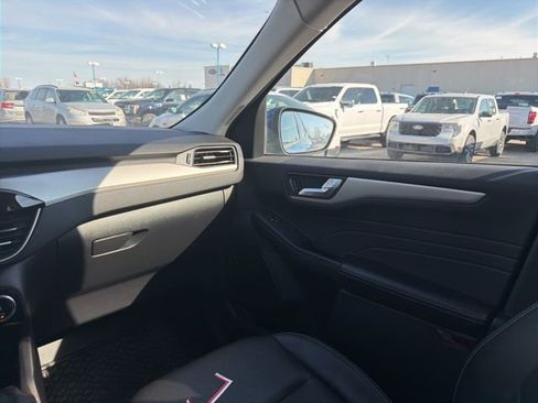 Used 2022 Ford Escape SEL image 15