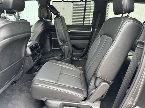 New 2024 Jeep Wagoneer L Series III w/ Convenience Group I image 19