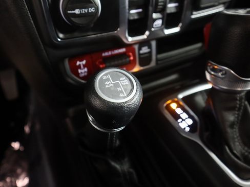 Used 2024 Jeep Wrangler Unlimited image 53