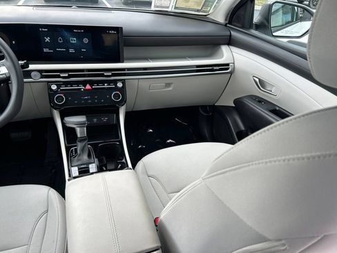 Used 2026 Hyundai Tucson SEL FWD image 11
