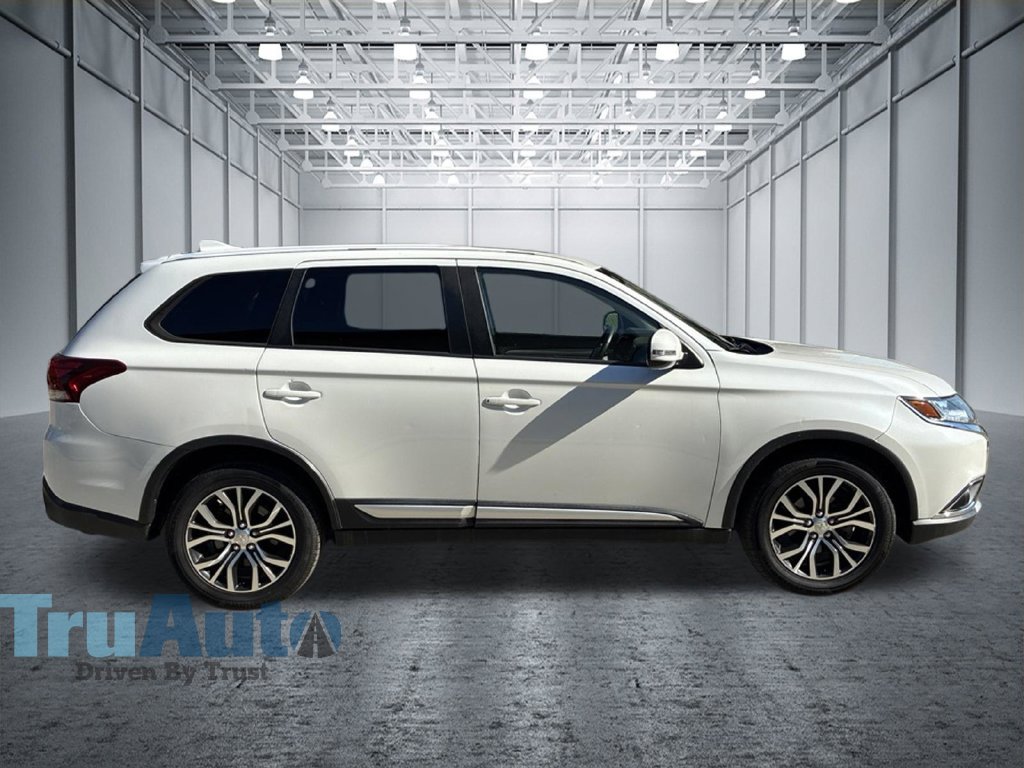 Used 2018 Mitsubishi Outlander AWD image 9