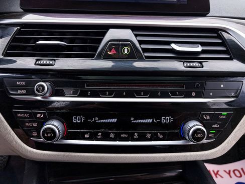 Used 2019 BMW 540i 540i w/ Executive Package image 19