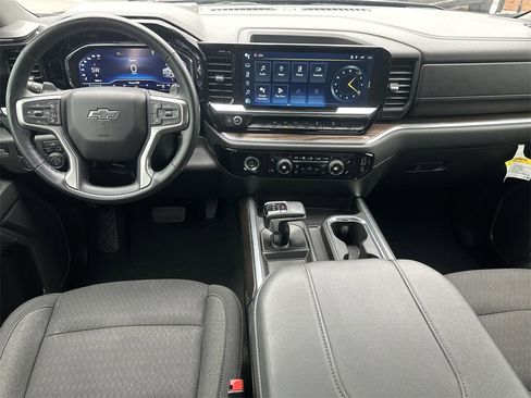 Used 2024 Chevrolet Silverado 1500 RST w/ Z71 Off-Road Package image 9