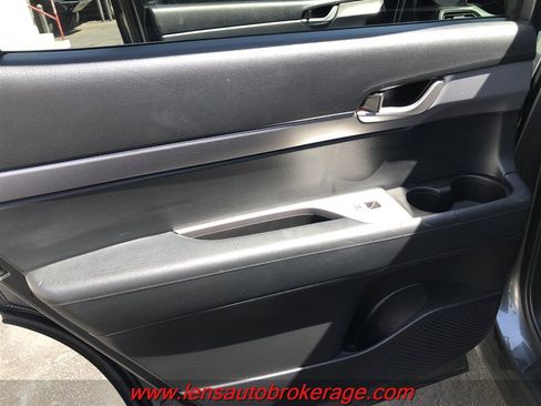 Used 2021 Hyundai Palisade SE FWD image 15