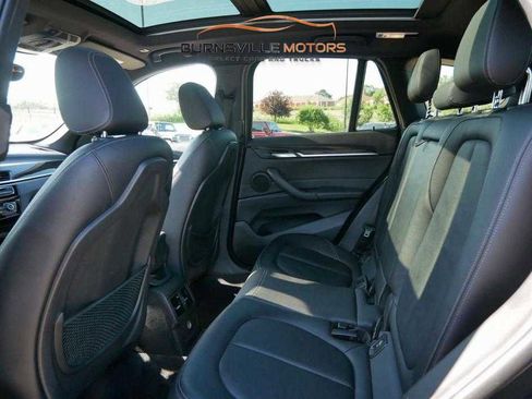 Used 2018 BMW X1 xDrive28i image 11