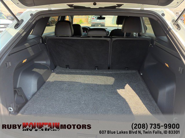 Used 2022 Volkswagen Atlas Cross Sport SE AWD/4WD image 25