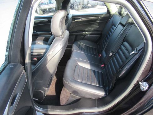 Used 2019 Ford Fusion SEL FWD image 17
