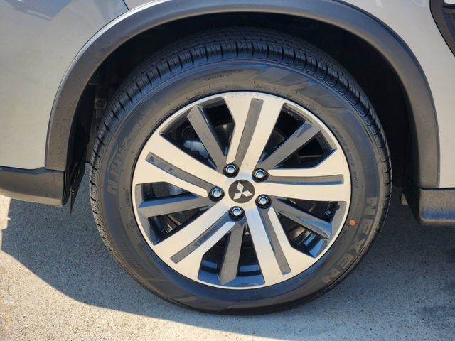 Used 2024 Mitsubishi Outlander Sport ES AWD/4WD image 17