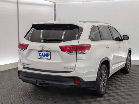 Used 2018 Toyota Highlander XLE image 6